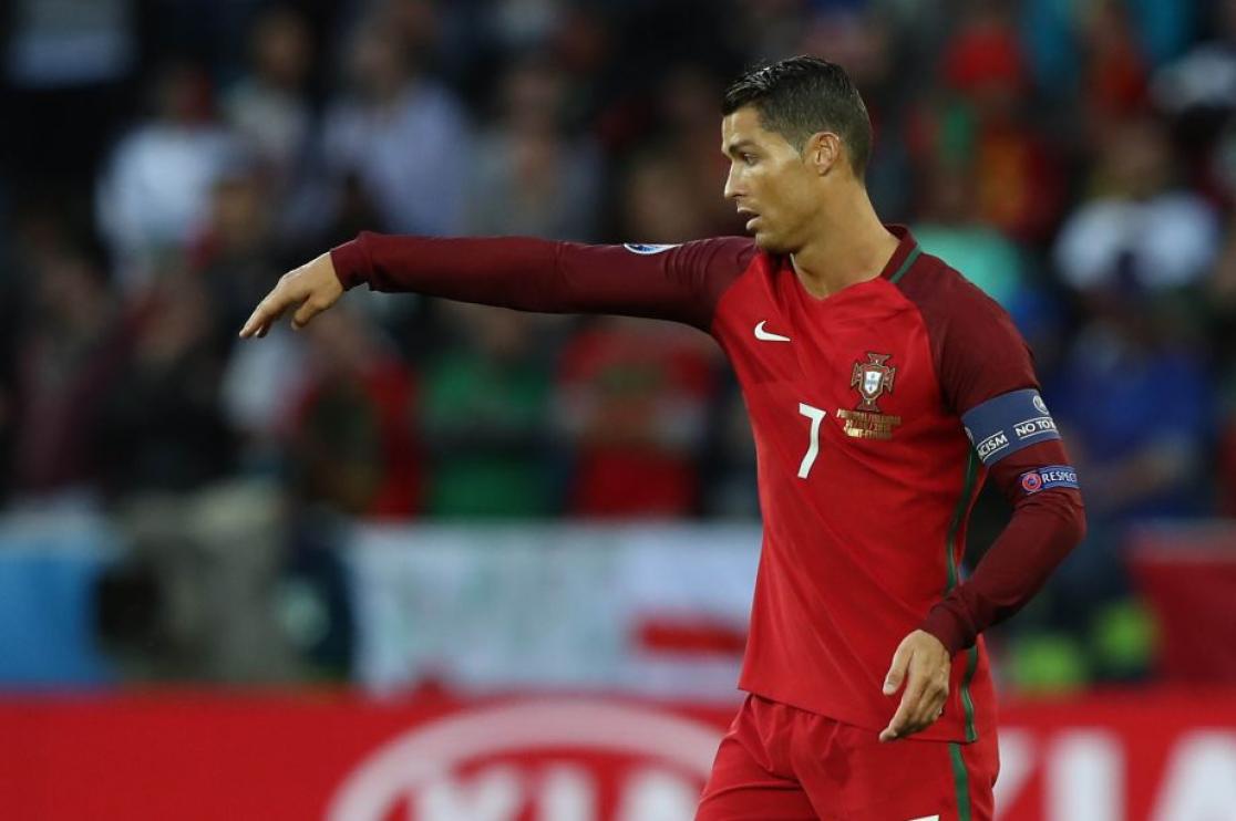 Cristiano Ronaldo Next Club Betting Odds: Chelsea move could be BACK ON following Graham Potter's arrival at the club as bookies make him 2/1 to join!